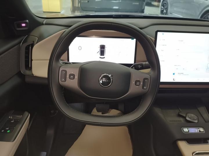 XC70 Hybrid 2026 AWD Extended Range Core photo 6