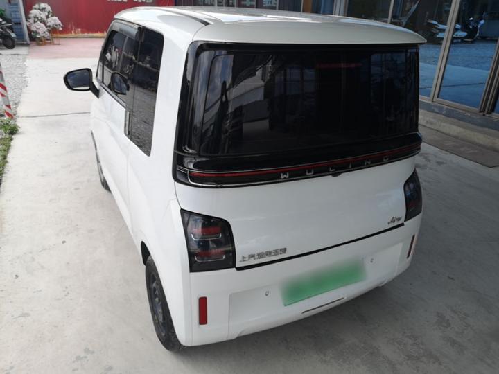 Wuling Air ev 2023 4-Seater - Advanced photo 4