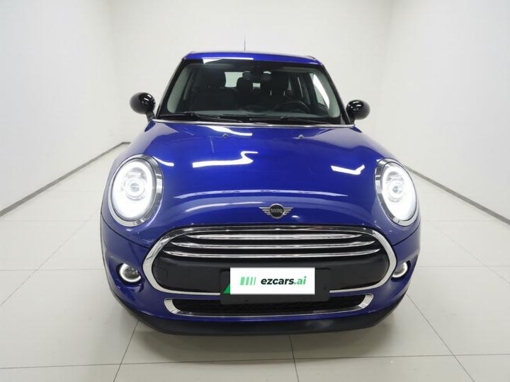 2019 1.5T ONE PLUS 5-Door photo 2