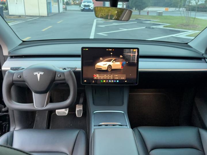Model Y 2023 RWD photo 5