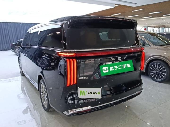 2023 AWD Executive Extended photo 4