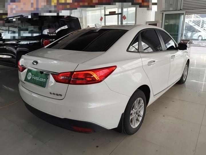 Escort 2019 1.5L AT photo 4