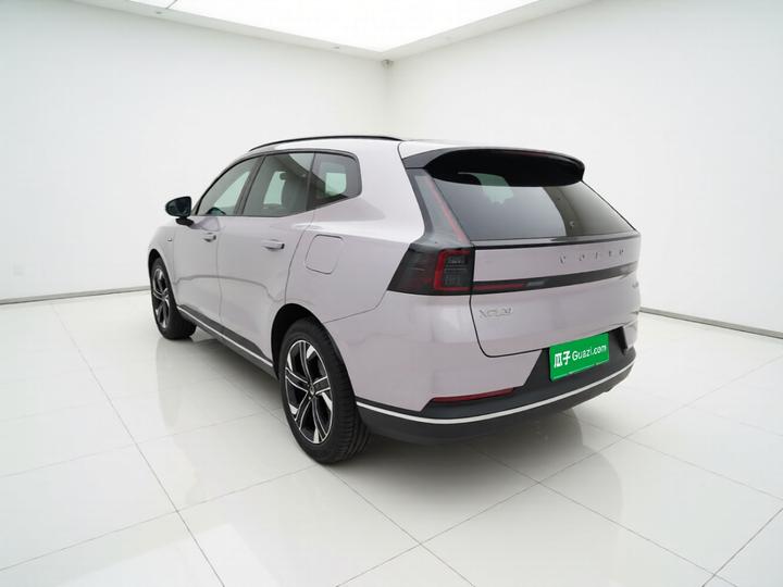 XC70 Hybrid 2026 RWD Long Range Core photo 4