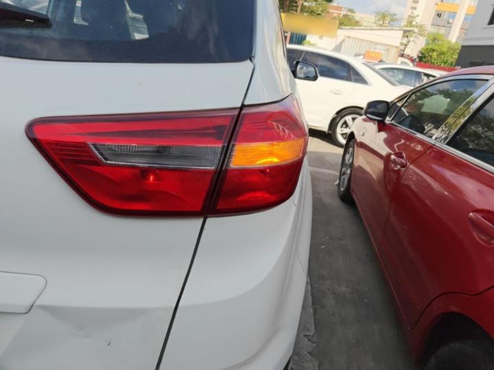 ix25 2015 1.6L AT RWD Smart GLS photo 7