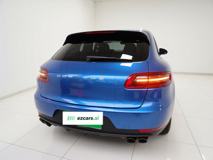 2017 Macan 2.0T photo 3