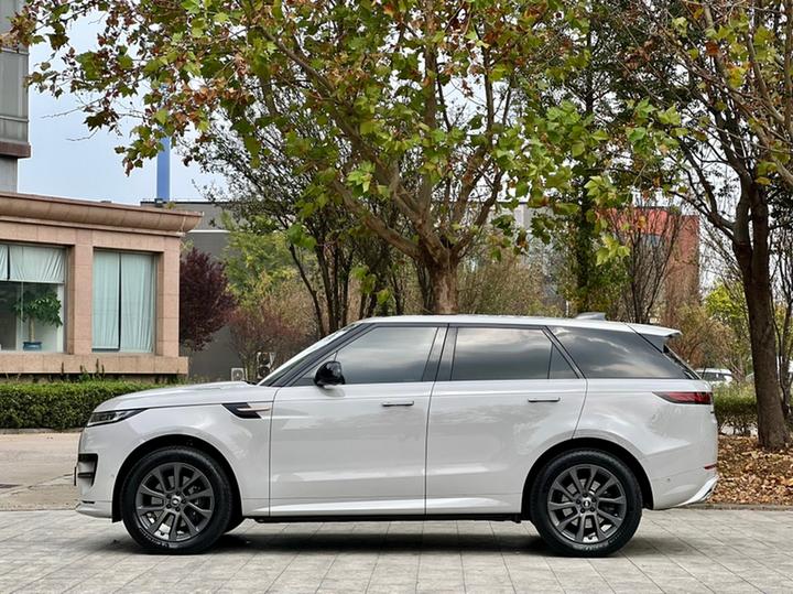 Range Rover Sport 2023 400PS Dynamic SE photo 5