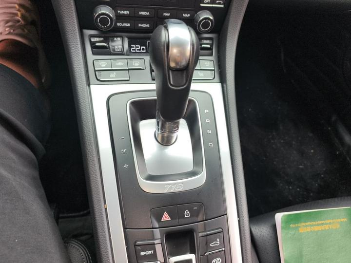 718 2020 Boxster 2.0T photo 6