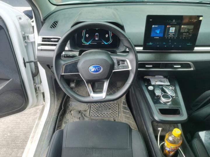 e2 2020 Upgraded Standard Range Standard photo 3
