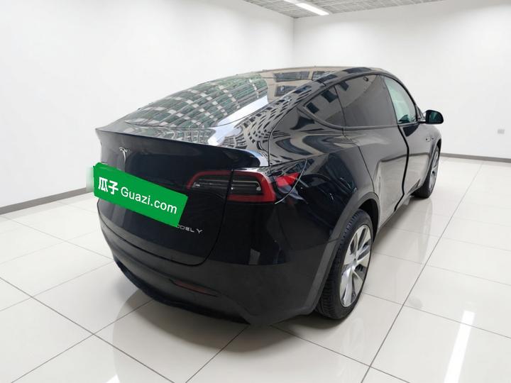 Model Y 2022 RWD photo 4