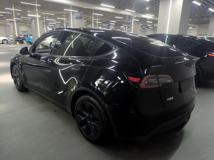 Model Y 2024 RWD photo 4