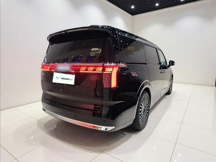 009 2024 7-Seater AWD 108kWh photo 4