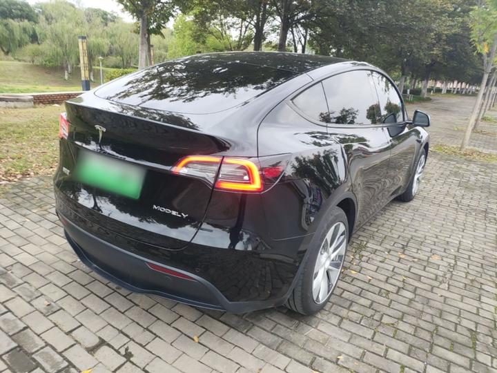 Model Y 2022 Facelift RWD photo 6