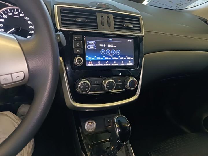 Tiida 2016 1.6L CVT photo 8