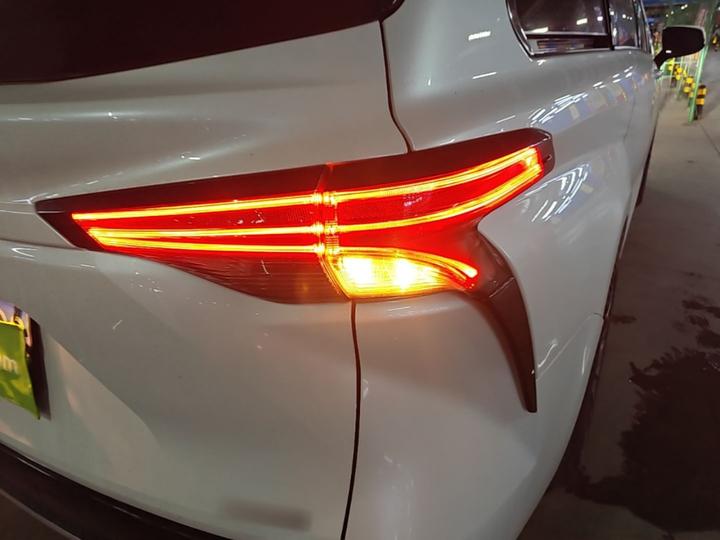 Sienna 2023 2.5L Hybrid Premium photo 7