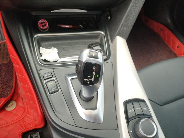 3 Series 2015 320i Progressive photo 6