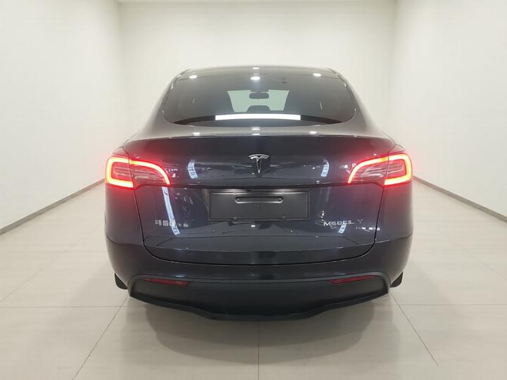 Model Y 2024 RWD photo 3
