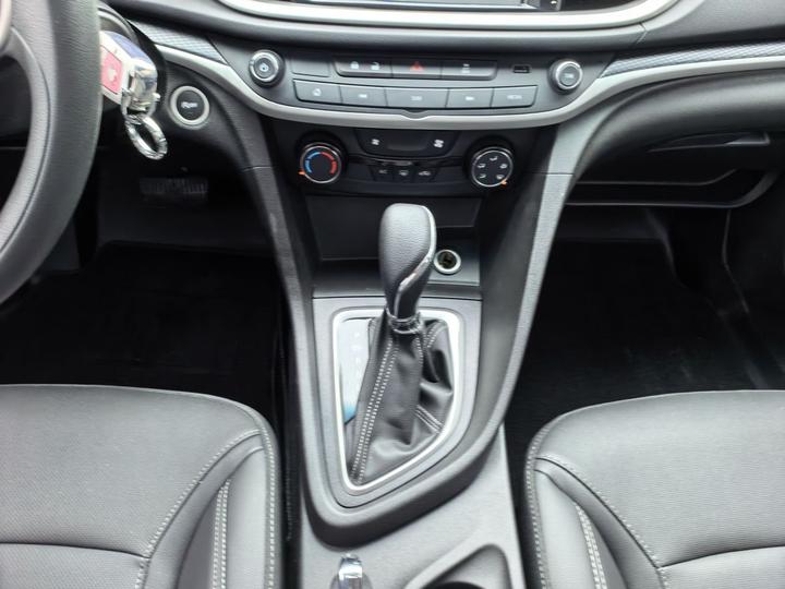 Excelle 2021 Facelift Classic 1.5L AT Progressive photo 6
