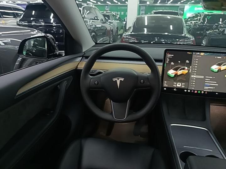 Model Y 2022 RWD photo 6