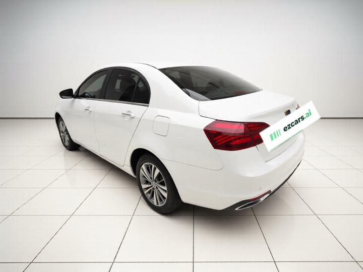 Emgrand 2018 1.5L MT photo 3
