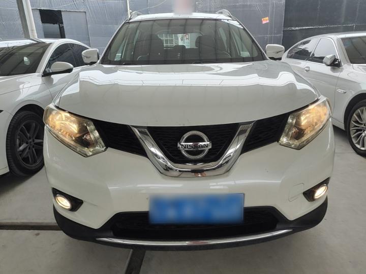 X-Trail 2014 2.5L CVT Luxury 4WD photo 2