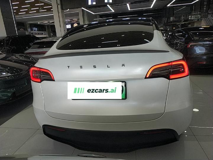 Model Y 2024 RWD photo 5