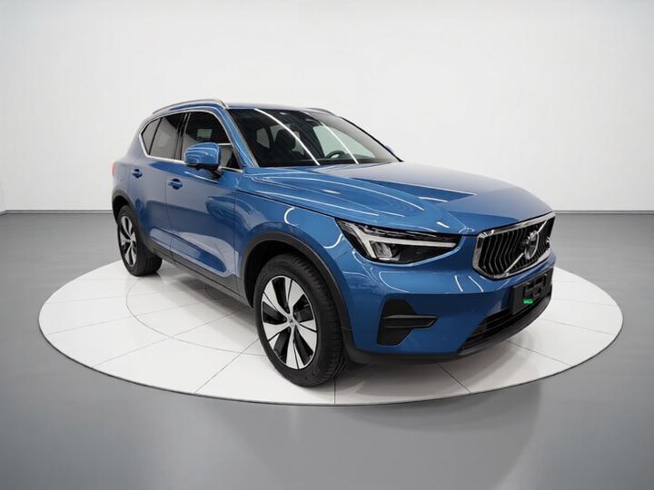 XC40 2023 B3 Luxury photo 3