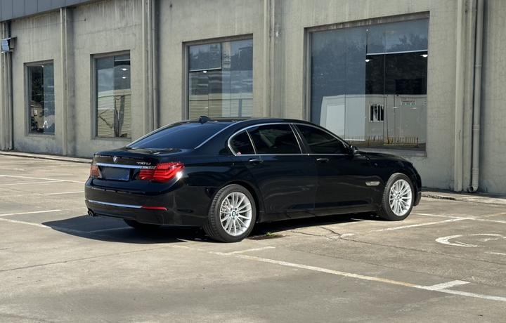 7 Series 2014 730Li photo 7