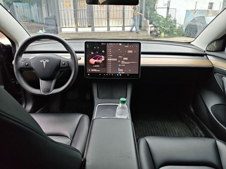 Model 3 2022 RWD photo 5