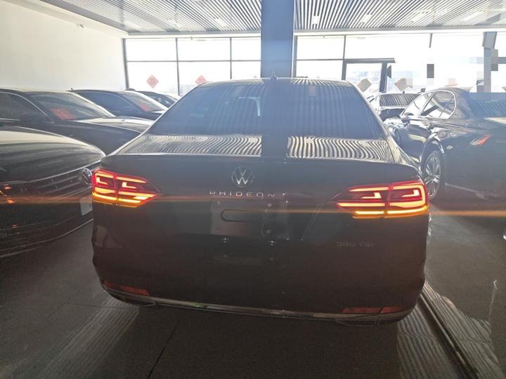 2021 380TSI Premium photo 3