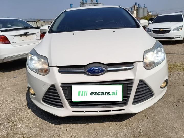 Focus 2012 Hatchback 1.6L AT Comfort photo 2