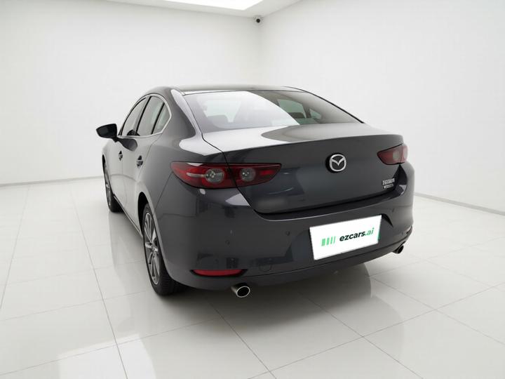 3 Axela 2022 2.0L AT photo 4