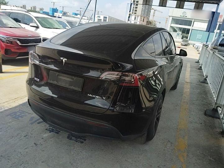 Model Y 2023 RWD photo 4