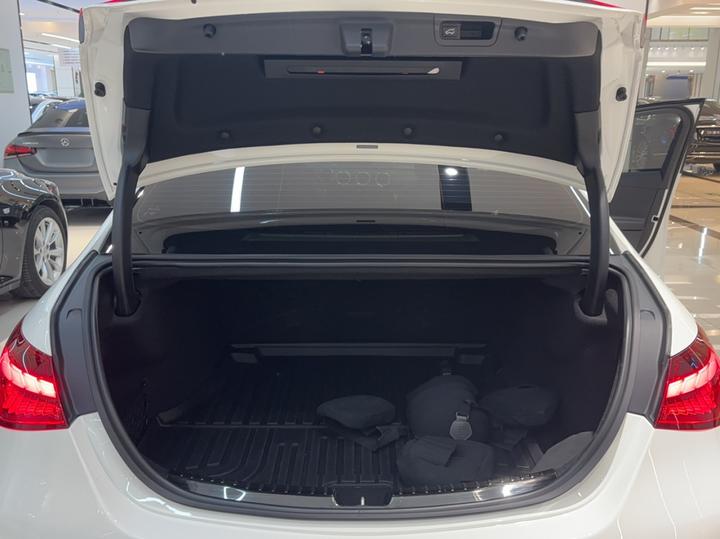 C-Class 2025 C 260 L Sport photo 8