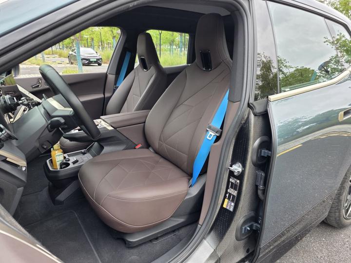 iX 2022 xDrive50 photo 6