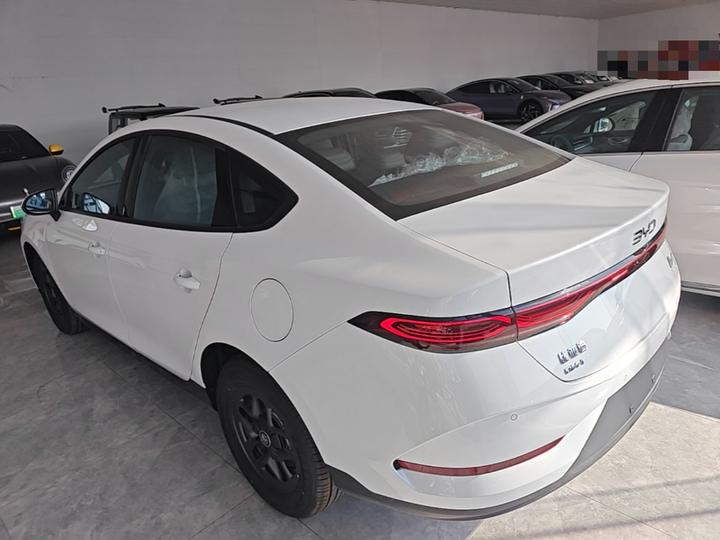 Qin PLUS 2026 DM-i 128KM Progressive photo 4