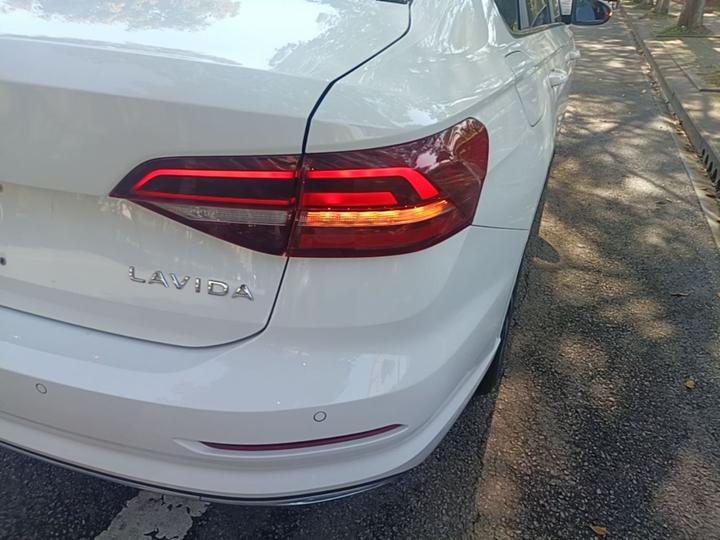 Lavida 2022 1.5L AT photo 7