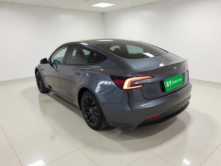Model 3 2023 RWD photo 4