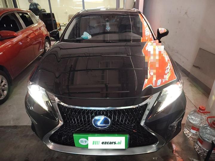 ES 2015 300h Comfort photo 2