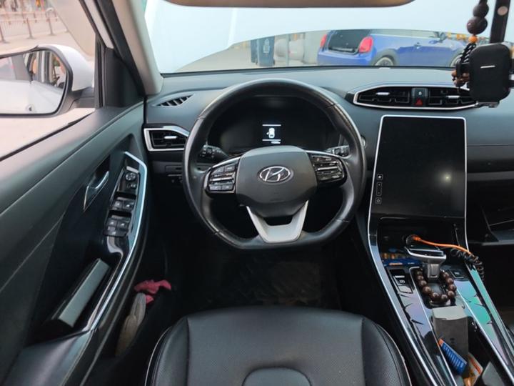 ix25 2020 1.5L CVT GLS Smart photo 3