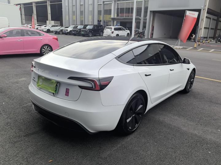 Model 3 2023 RWD photo 4