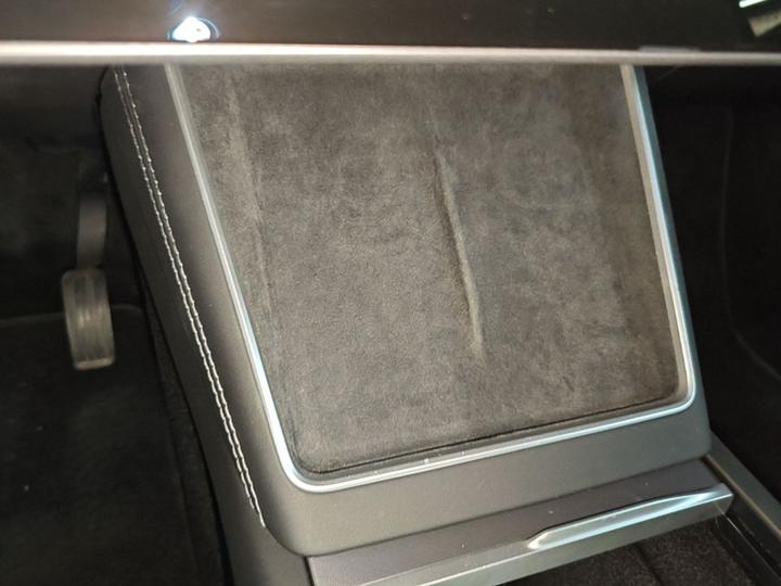 Model Y 2025 RWD photo 8