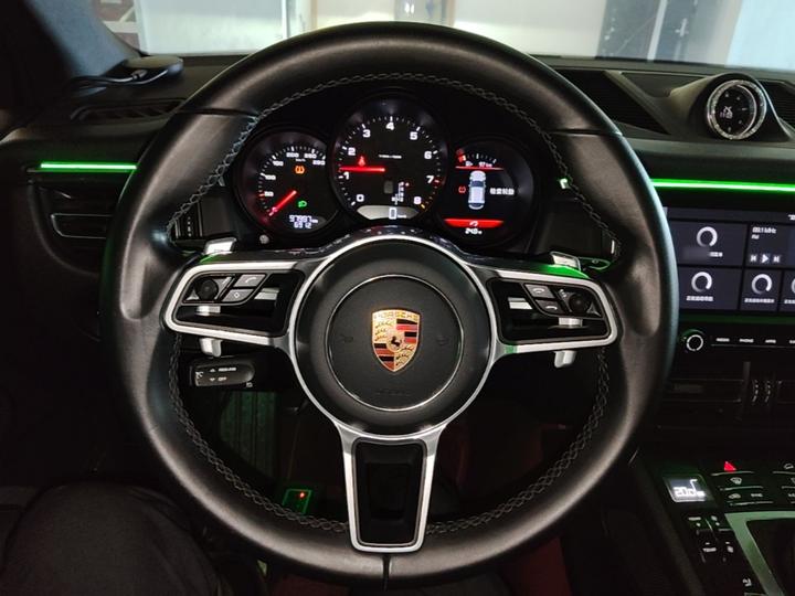 2018 Macan 2.0T photo 6