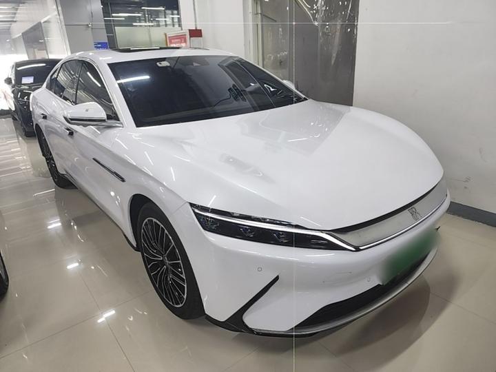 Han 2021 EV Standard Range Luxury photo 3