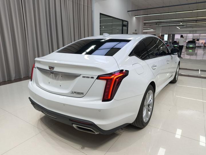 CT5 2022 28T Luxury photo 4