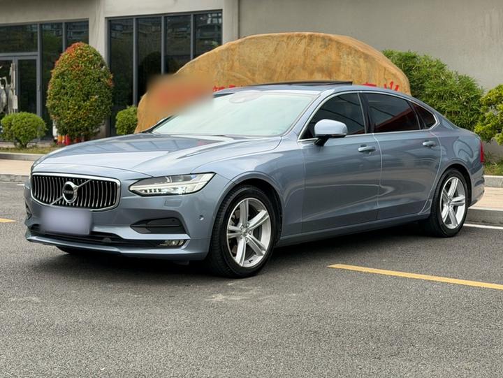 S90 2018 T4