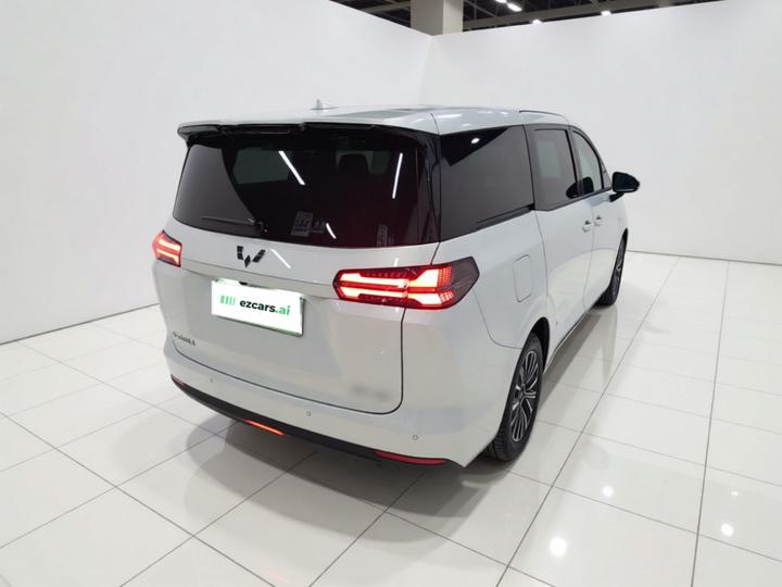 730 EV 2025 125km Luxury photo 6