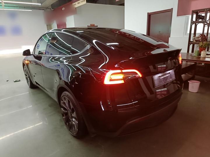 Model Y 2023 RWD photo 4