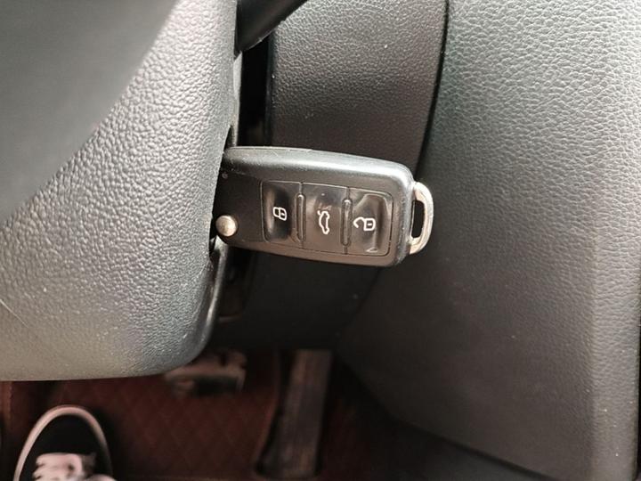 Sagitar 2015 1.6L AT Comfort photo 8