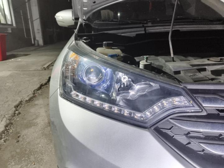 AX7 2015 2.0L MT photo 7