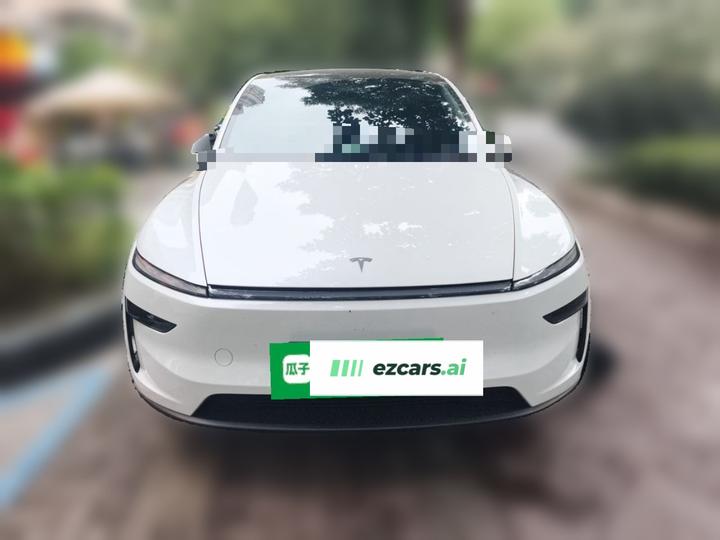 Model Y 2025 RWD photo 2